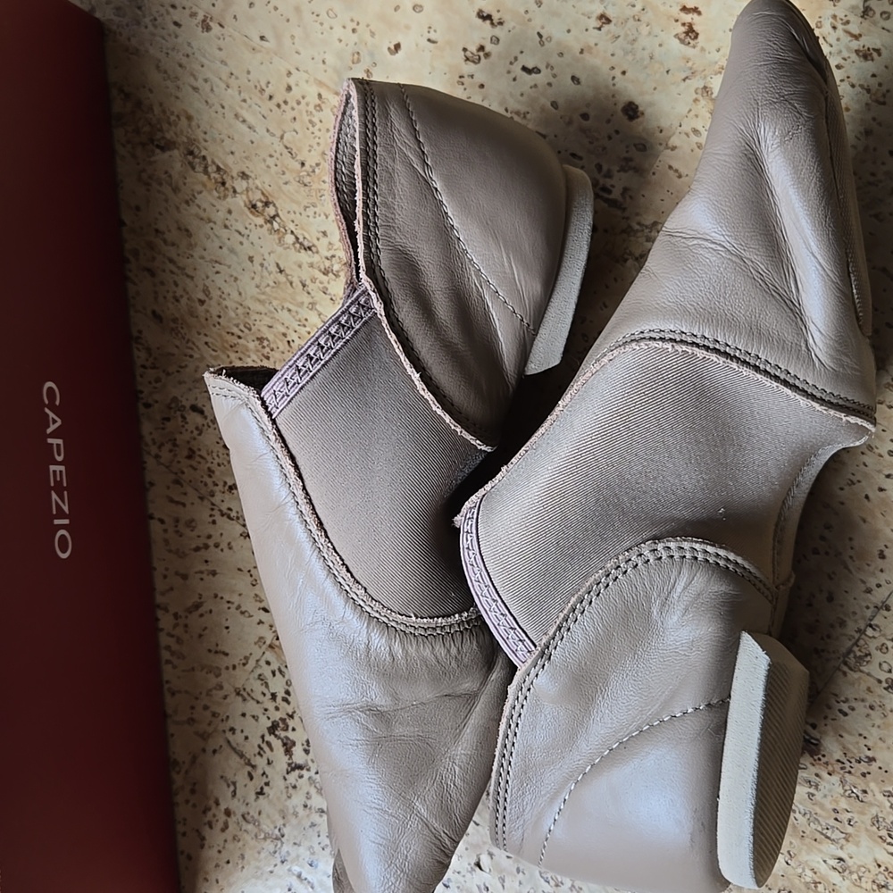 Capezio Jazz Dance Shoes 7W - Picture 7 of 9